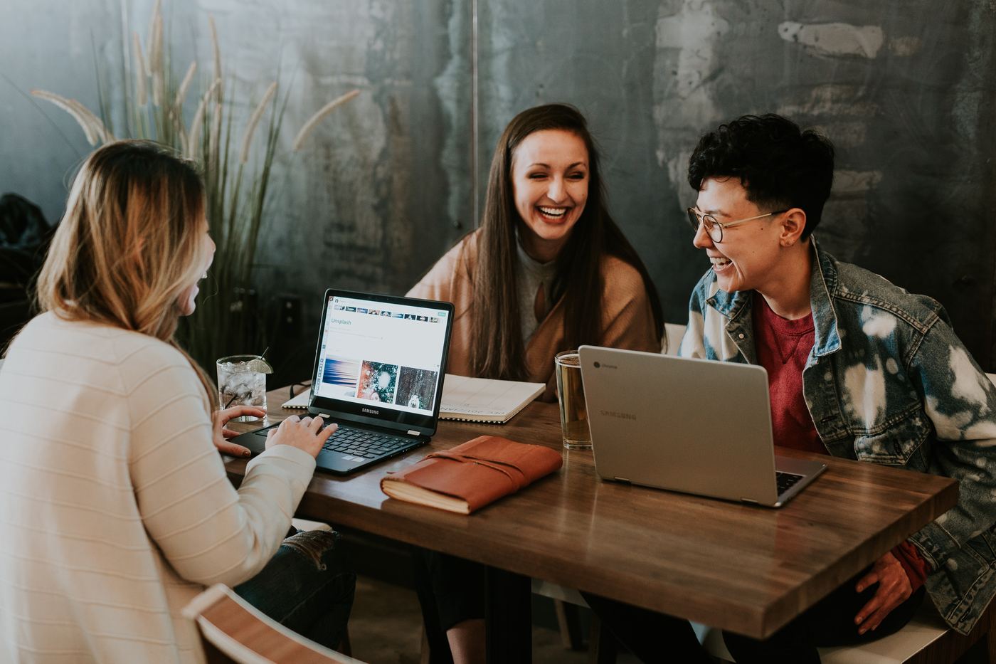 HR partner presenting to a team